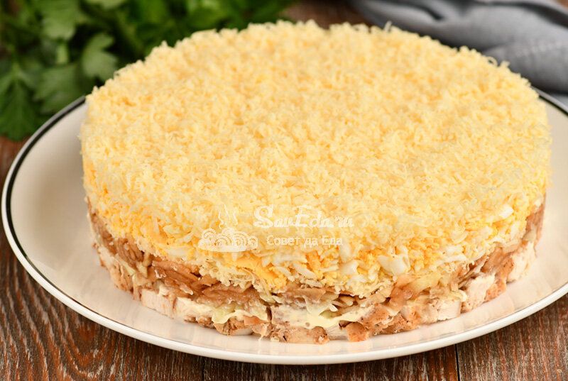 Салаты с курицей: уникальные рецепты для каждого стола