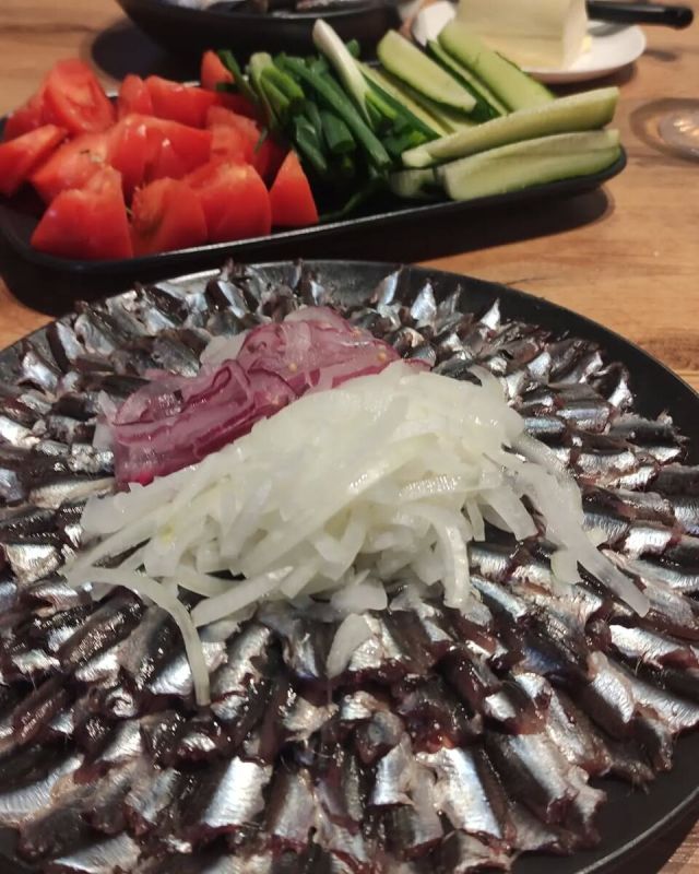 Хамса малосольная: рыба, которой восхищается целый город