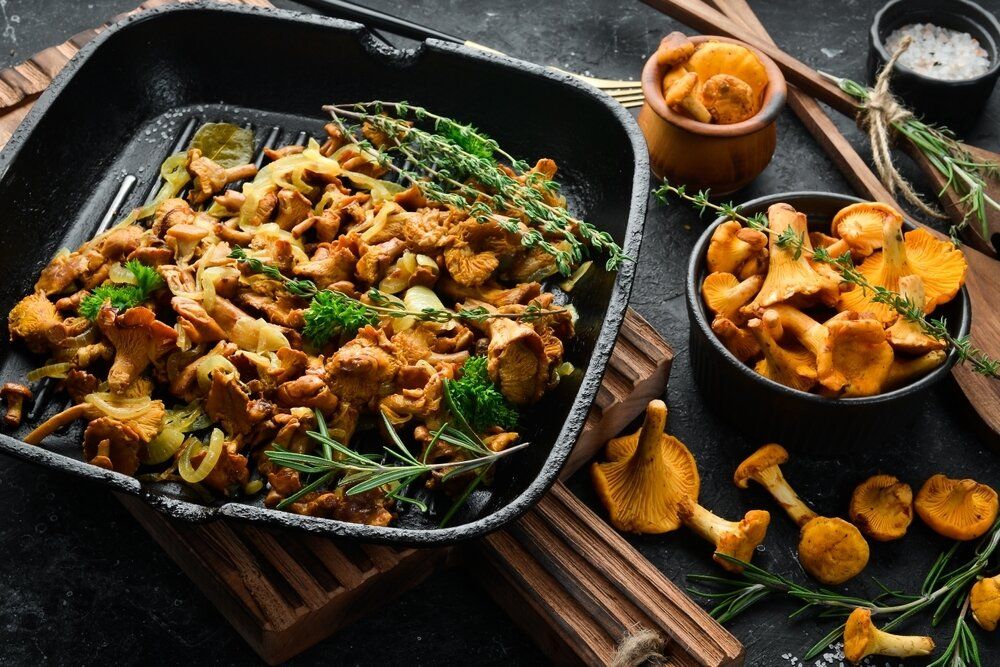 Грибная пора: как разнообразить осеннее меню с помощью лесных даров