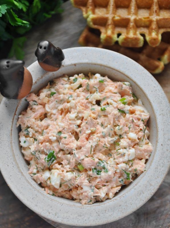 Новый взгляд на классические рыбные салаты: идеи для вашего праздничного стола