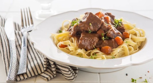 Гуляш из говядины по рецепту советской столовой