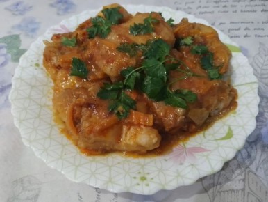 Нежная щука с овощами в томате: простота и аромат на вашем столе