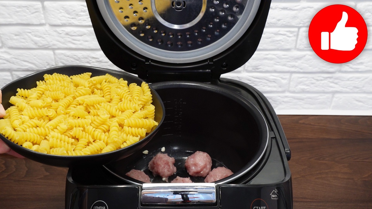Вкусные макароны с фрикадельками в сметанном соусе: идеальное блюдо для мультиварки