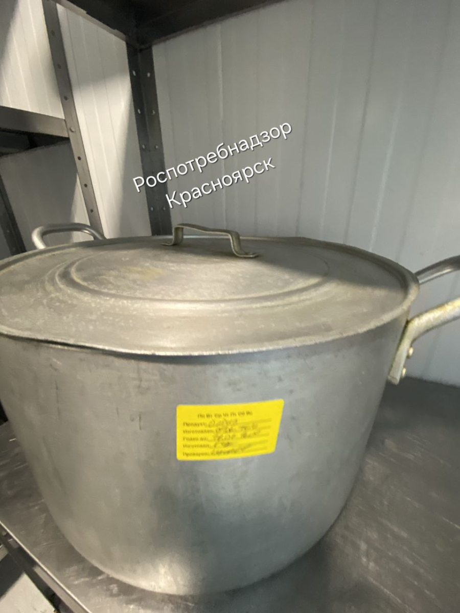 На кухне ресторана «Урарту» найден старый борщ