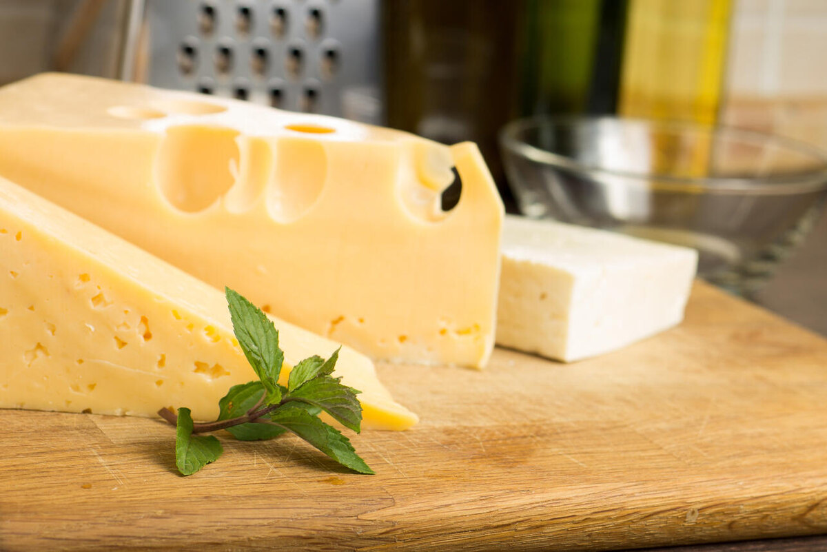 Как сохранить сыр свежим: секреты идеального хранения