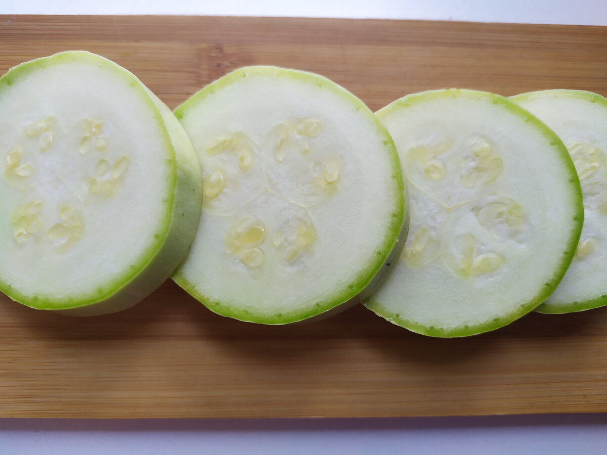 Овощная закуска с сыром: яркий акцент на вашем столе