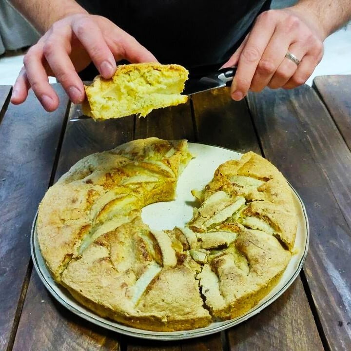 Вкусная традиция: как приготовить шарлотку на Светлой седмице