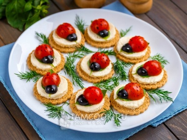 15 минут на приготовление закусок для пасхального стола: 10 простых рецептов