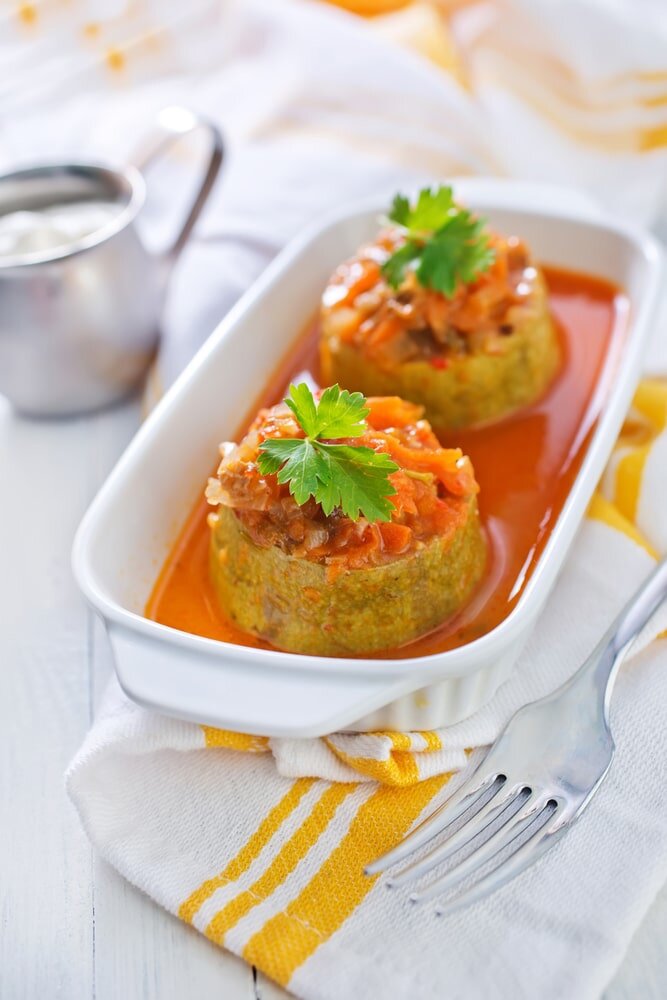 Запечённые фаршированные кабачки