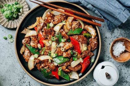 Пикантная куриная печень с овощами для настоящих гурманов