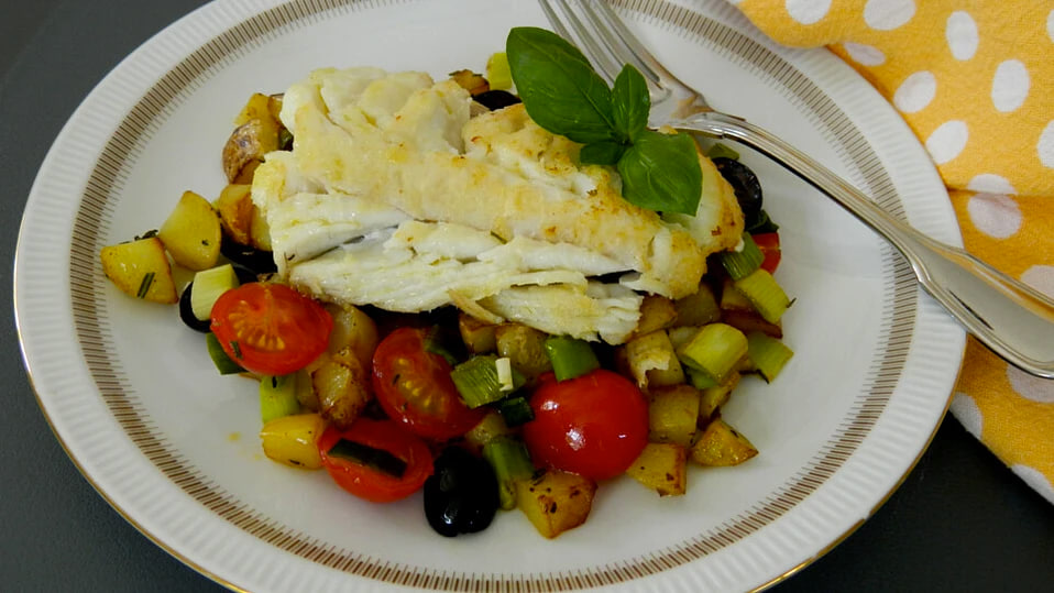 Средиземноморское настроение: пикша с картофельной подушкой для уютного ужина