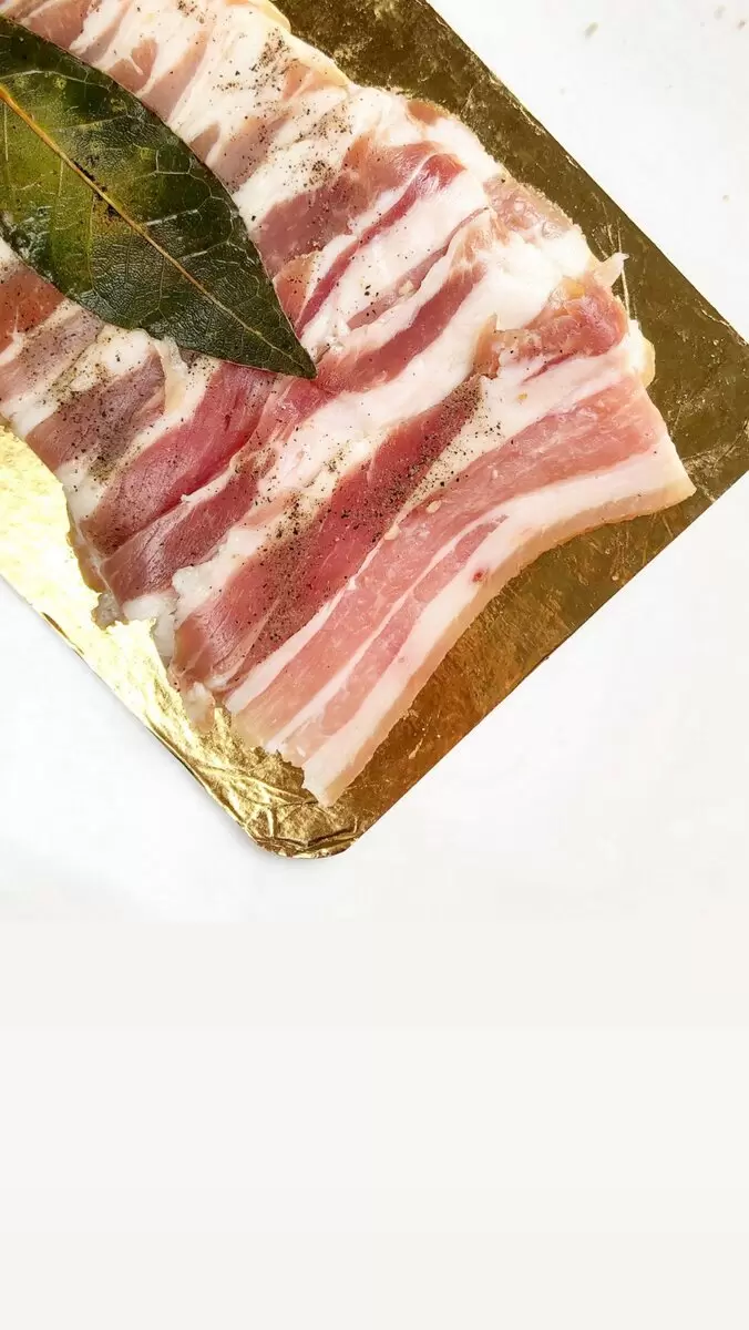Насладитесь традициями с нашей вкусной грудинкой