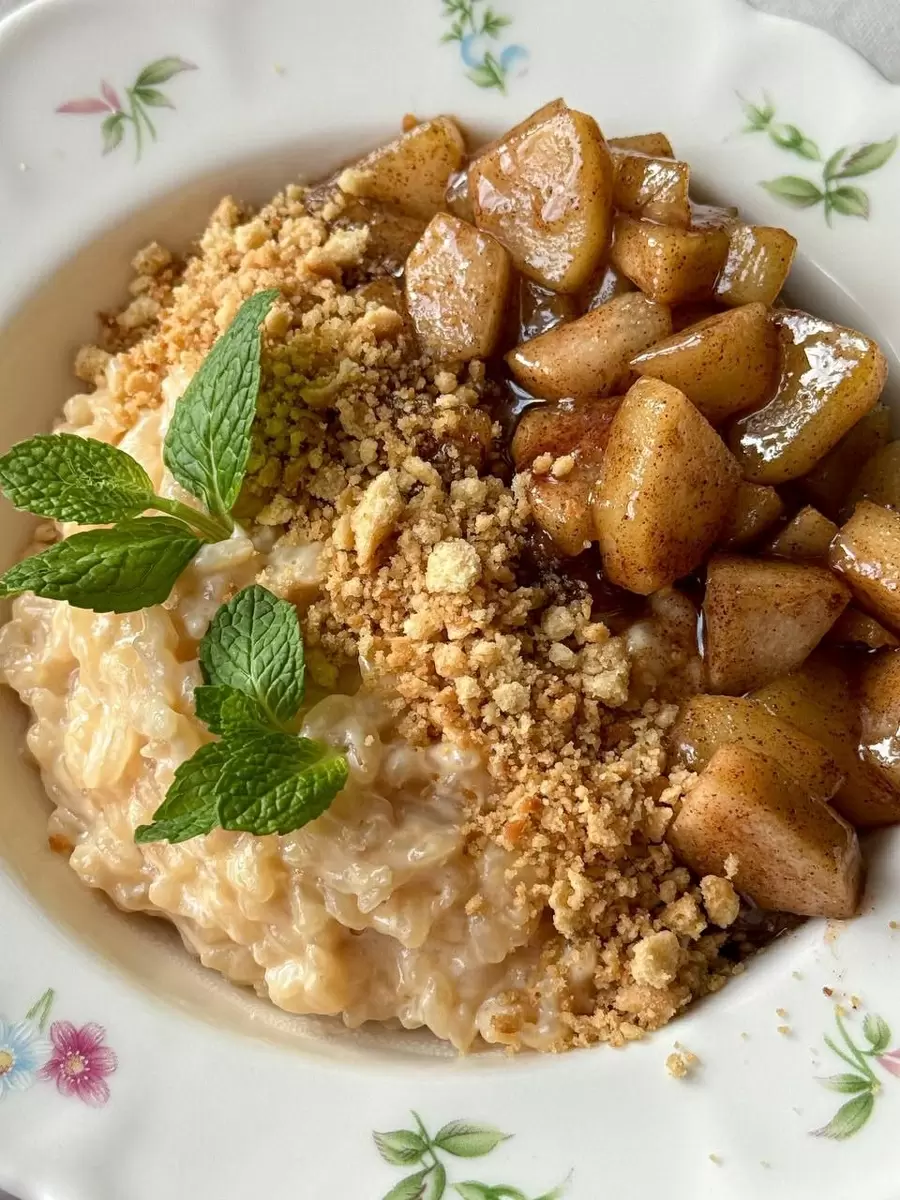 Незабываемый завтрак: идеальное сочетание рисовой каши и карамелизированной груши