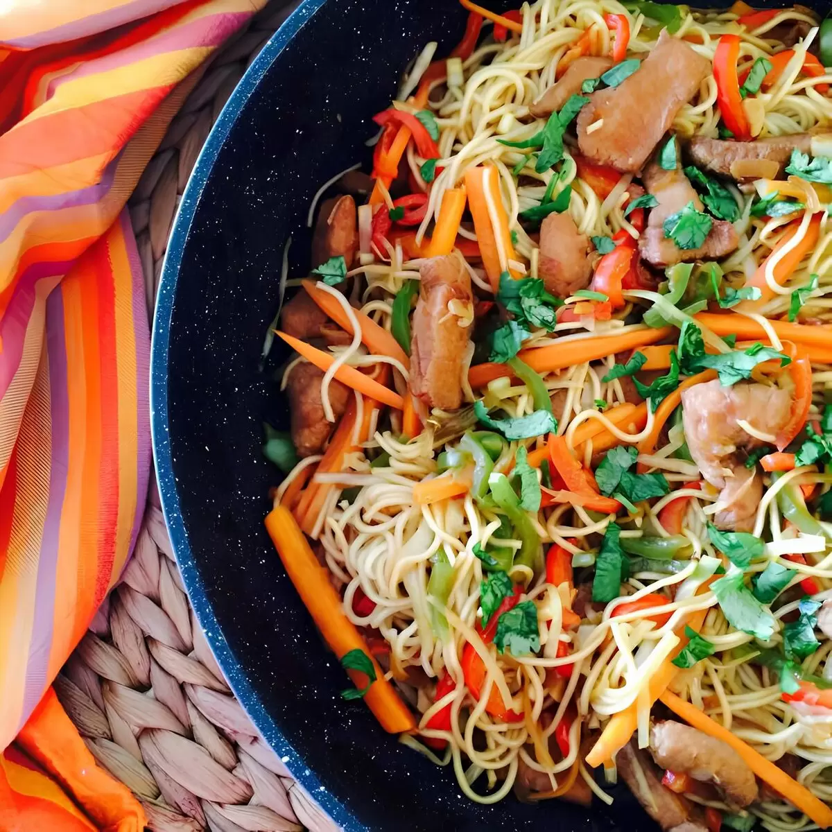 Кулинарный тренд: свинина стир-фрай для любителей быстрой и вкусной еды