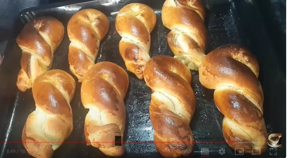 Ванильные булочки из слоеного теста: идеальная выпечка для вашего стола