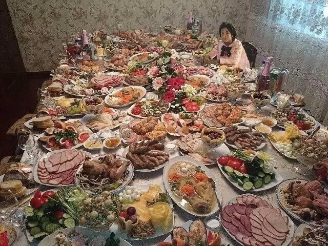 Традиционное застолье: как правила меняются с годами?