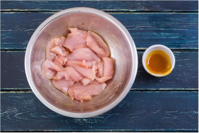 Индейка по-мексикански: Как приготовить бургер с оригинальным чесночным соусом и свежими овощами