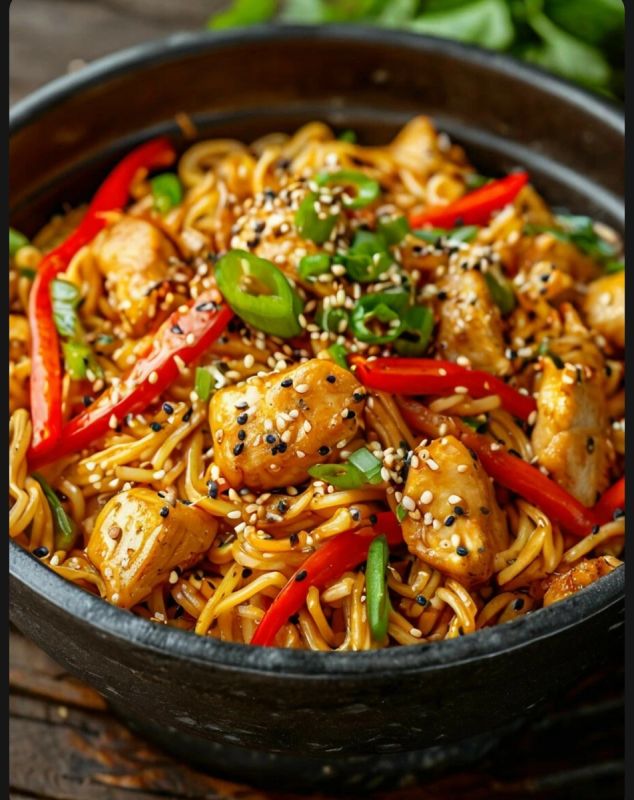 Лапша вок с курицей и овощами: быстро и вкусно