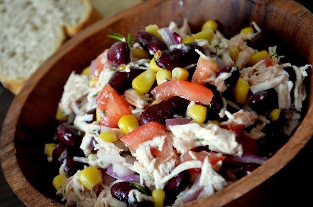 Салат с курицей, кукурузой и фасолью: новый взгляд на классический рецепт