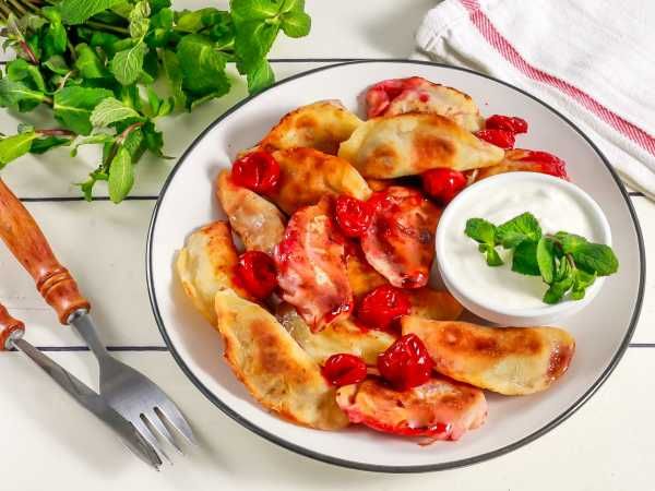 Жареные вареники с вишней: Вкусно и Просто