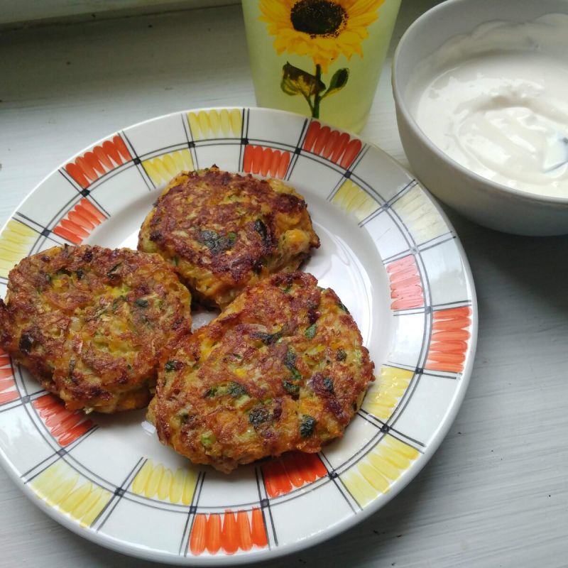 Оладьи из кабачков с морковью и зеленью: вкусно и полезно!